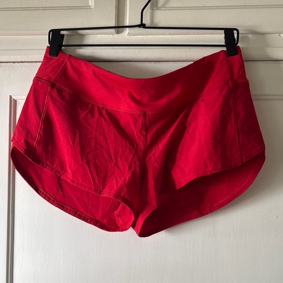 lululemon low rise 2.5" speed ups in dark red - Picture 3 of 6